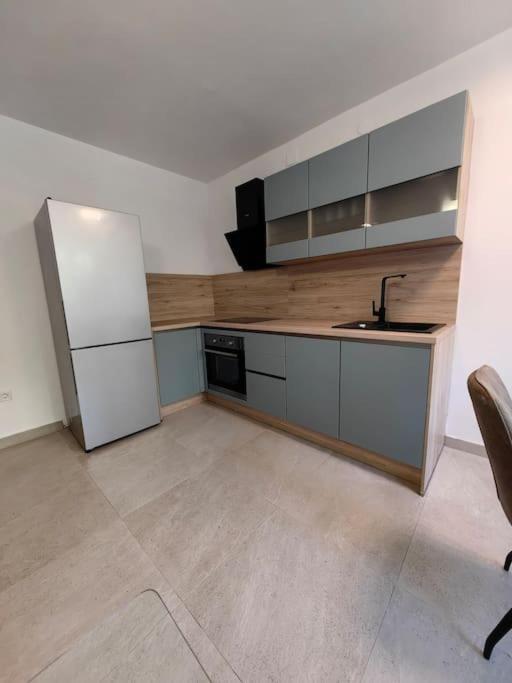 New 1 Bedroom Near Center And Beach Split Zewnętrze zdjęcie