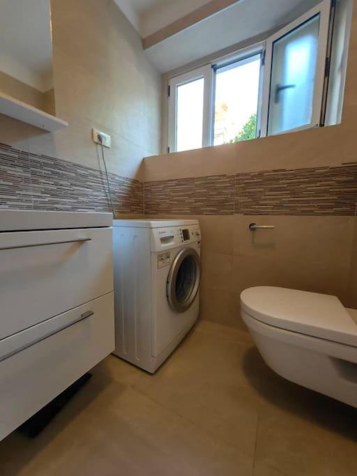 New 1 Bedroom Near Center And Beach Split Zewnętrze zdjęcie